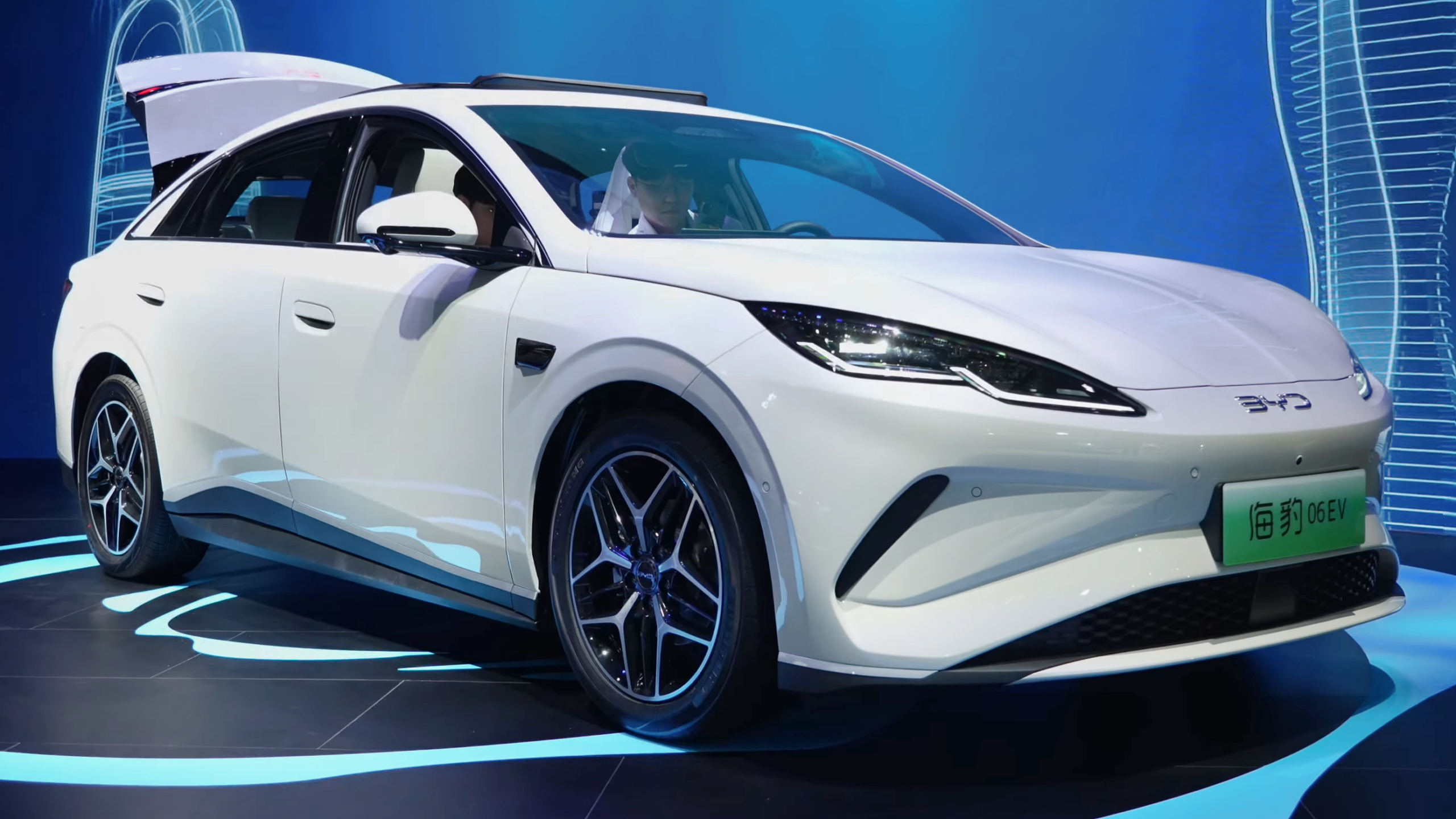 2025 byd seal 06 ev front view scaled.png